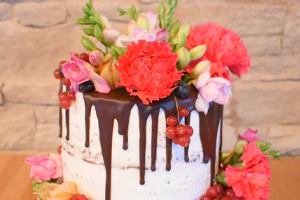 Naked Cake/ Dripping Cake